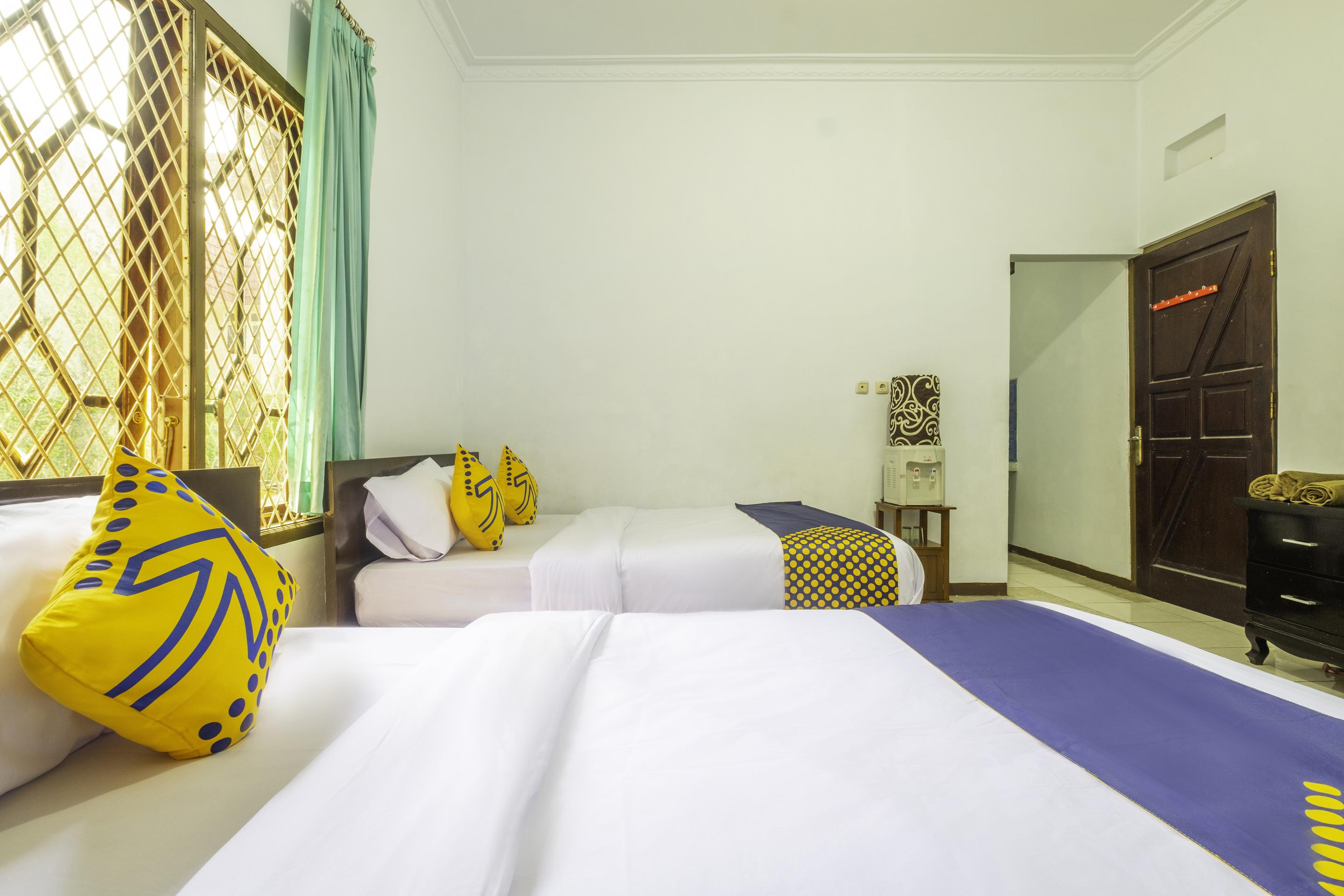 Spot On 2395 Hotel Aden 2 Syariah Тасікмалая Екстер'єр фото