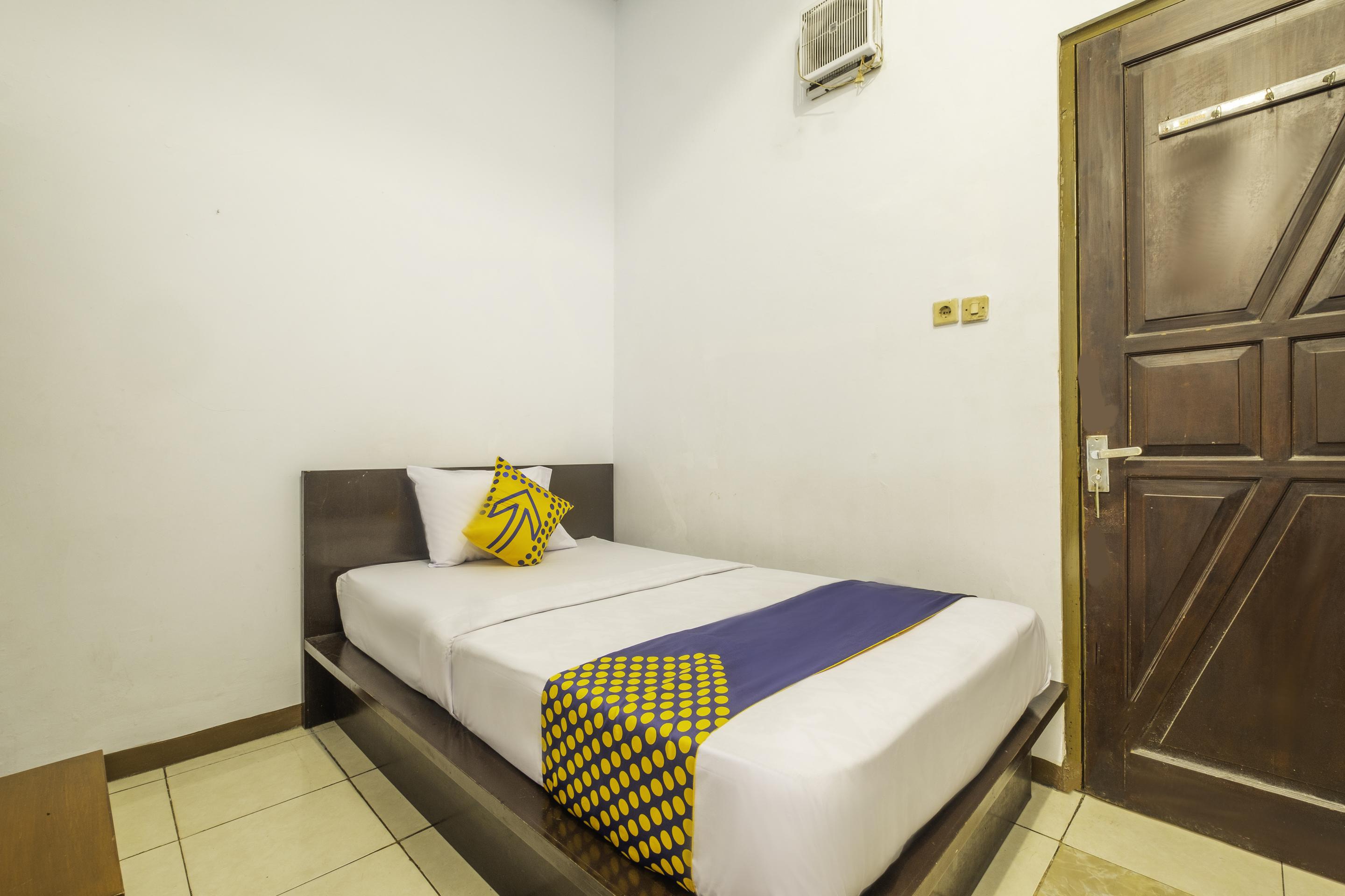 Spot On 2395 Hotel Aden 2 Syariah Тасікмалая Екстер'єр фото