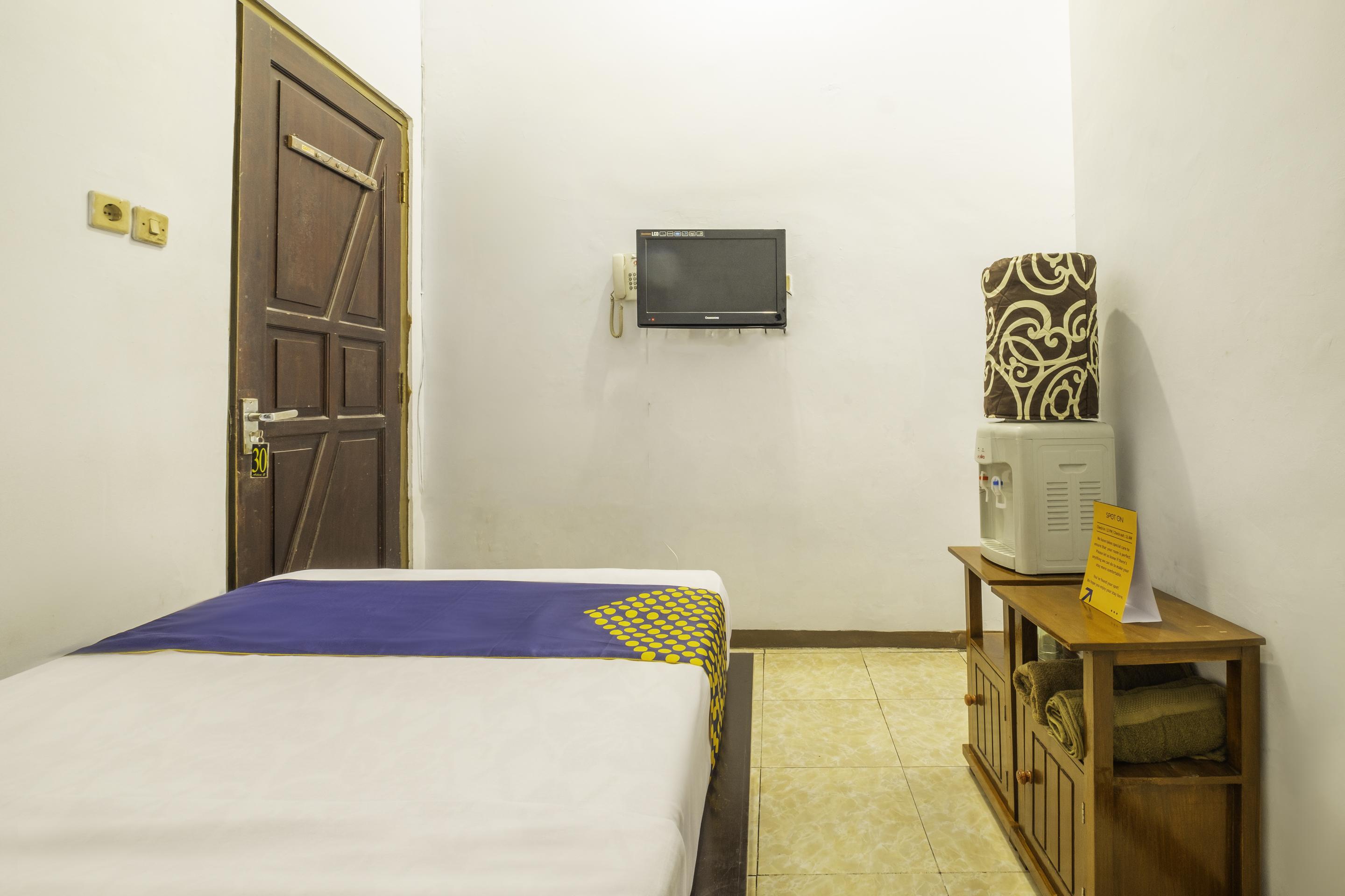Spot On 2395 Hotel Aden 2 Syariah Тасікмалая Екстер'єр фото