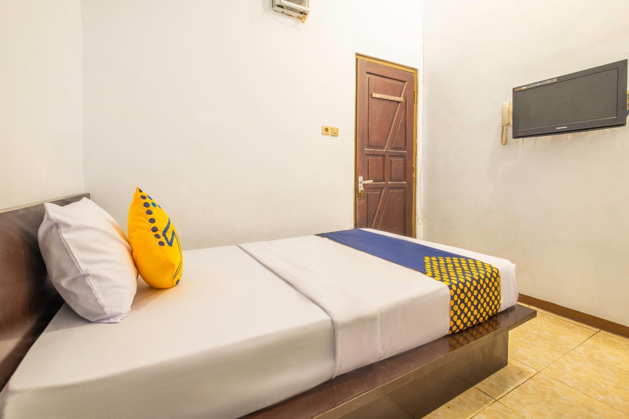 Spot On 2395 Hotel Aden 2 Syariah Тасікмалая Екстер'єр фото