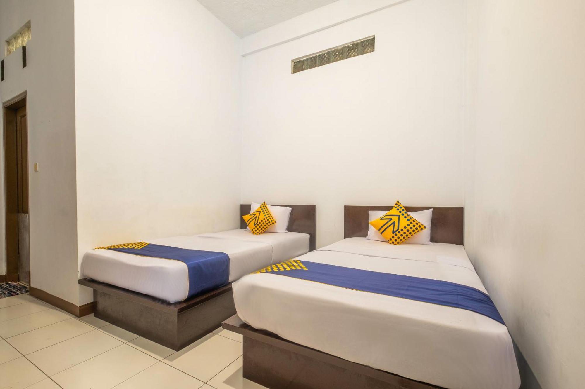 Spot On 2395 Hotel Aden 2 Syariah Тасікмалая Екстер'єр фото