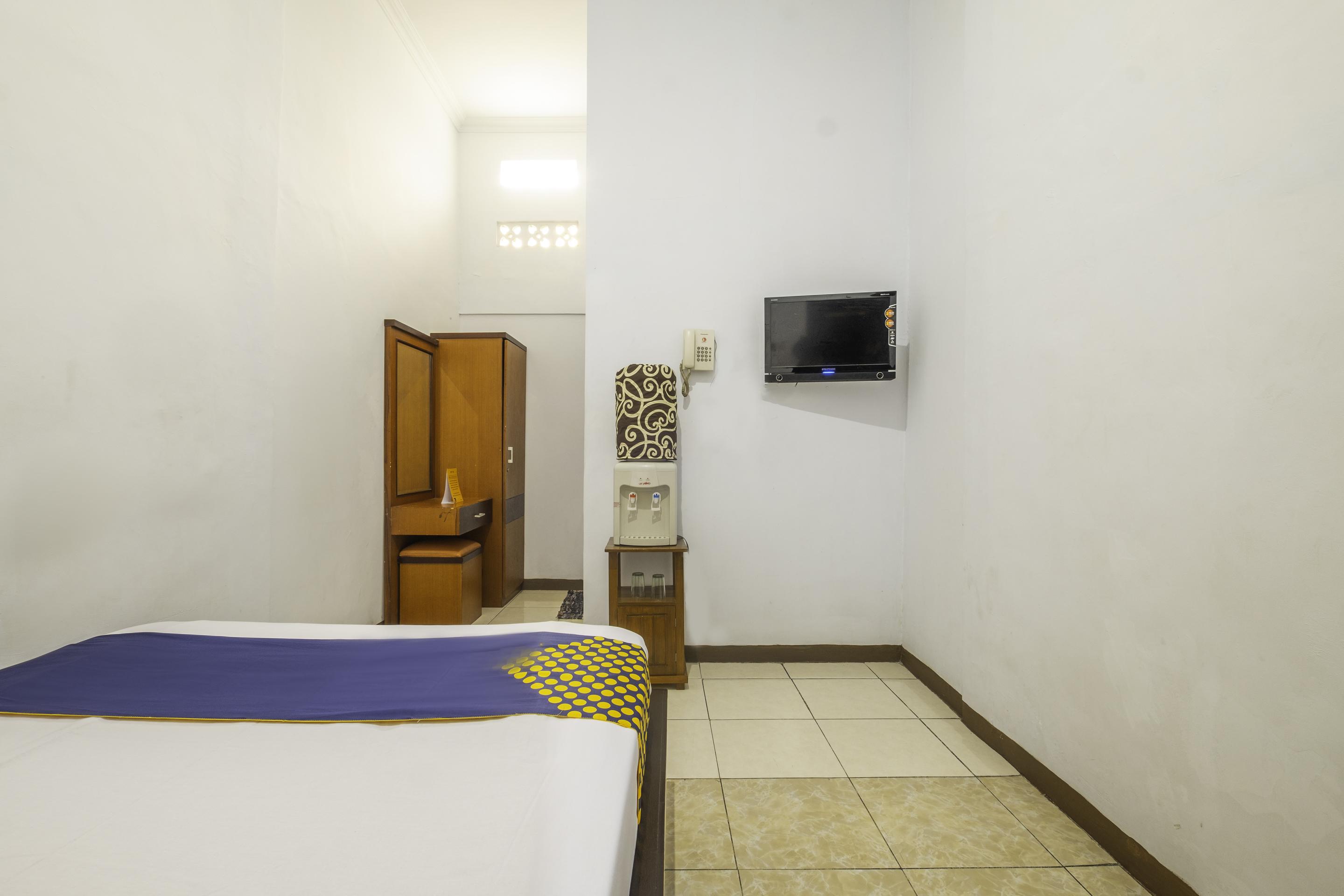 Spot On 2395 Hotel Aden 2 Syariah Тасікмалая Екстер'єр фото