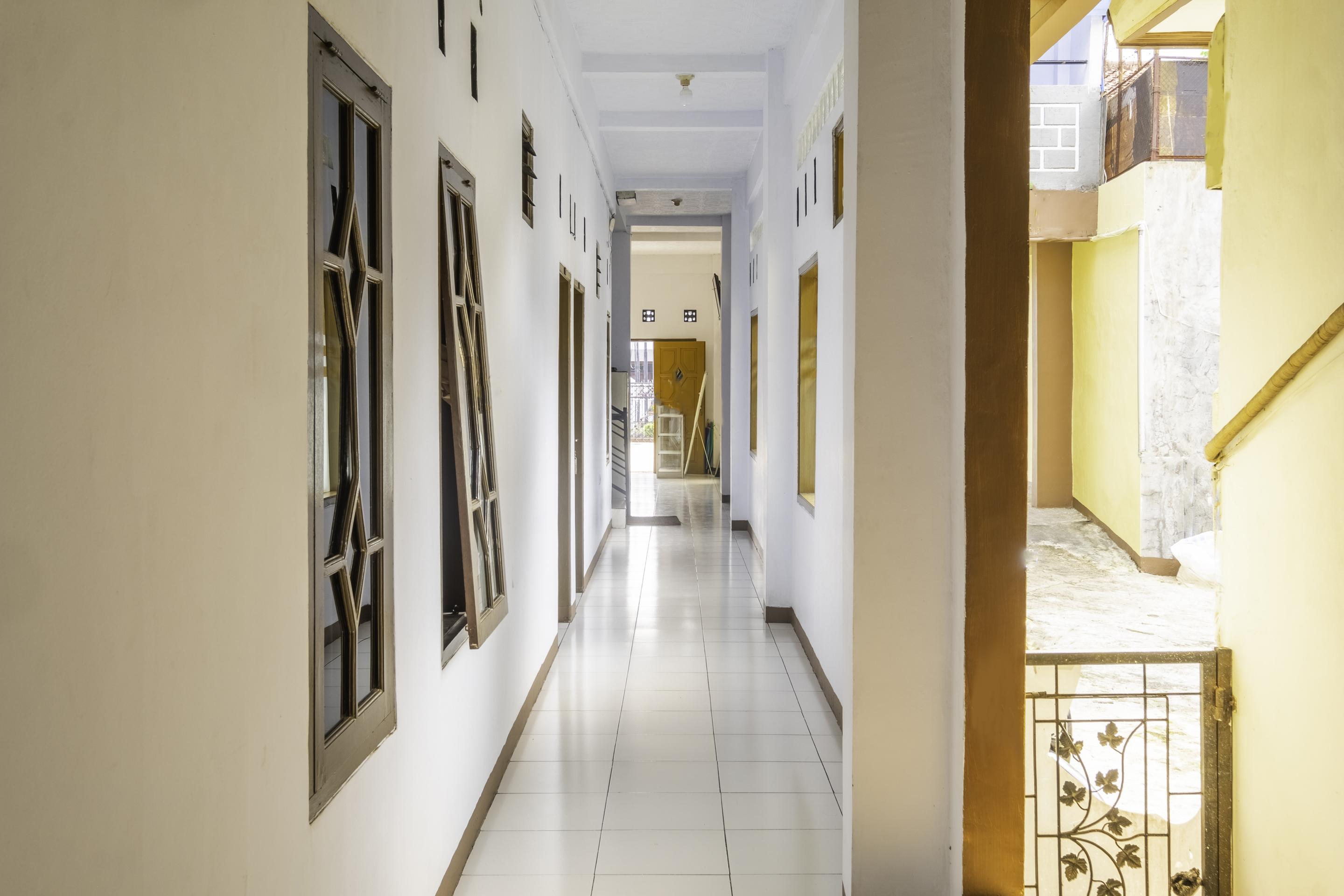 Spot On 2395 Hotel Aden 2 Syariah Тасікмалая Екстер'єр фото