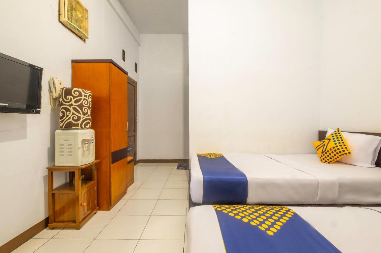 Spot On 2395 Hotel Aden 2 Syariah Тасікмалая Екстер'єр фото