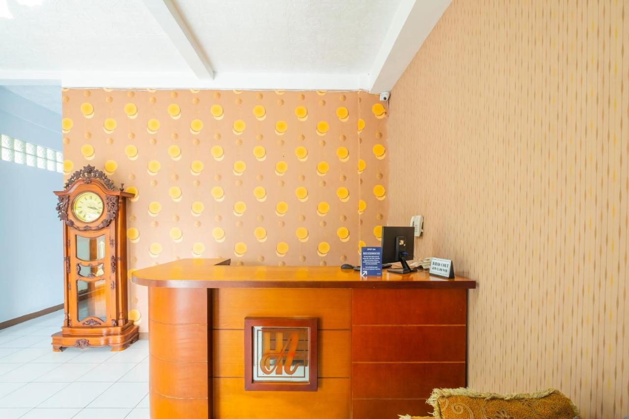 Spot On 2395 Hotel Aden 2 Syariah Тасікмалая Екстер'єр фото