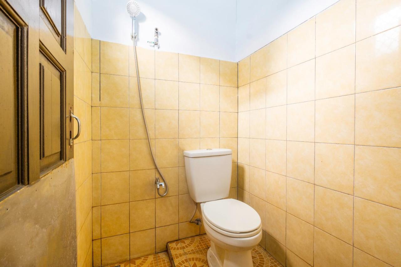 Spot On 2395 Hotel Aden 2 Syariah Тасікмалая Екстер'єр фото